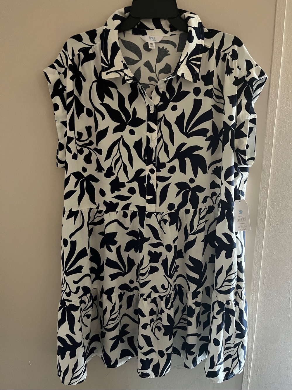 Time and Tru Black and White Floral Button-Front Dress - Picture 2 of 2